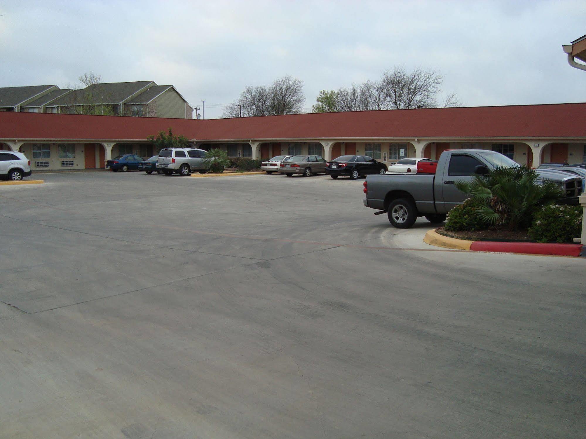 Winnquest Near Ft. Sam Houston Motel San Antonio
